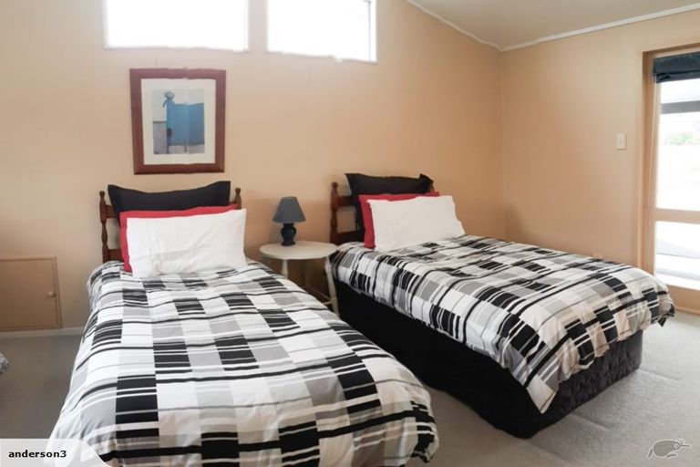 Photo of property in 19 Hillcrest Drive, Kelvin Grove, Palmerston North, 4414