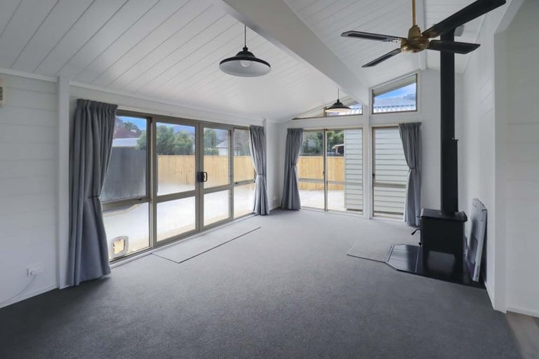 Photo of property in 25a Gibbs Crescent, Wainuiomata, Lower Hutt, 5014