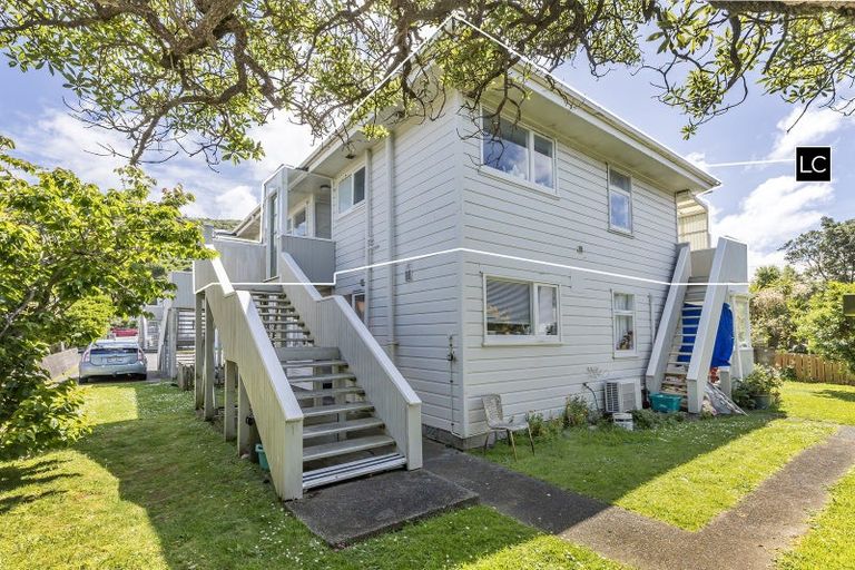 Photo of property in 139u1 Queens Drive, Lyall Bay, Wellington, 6022