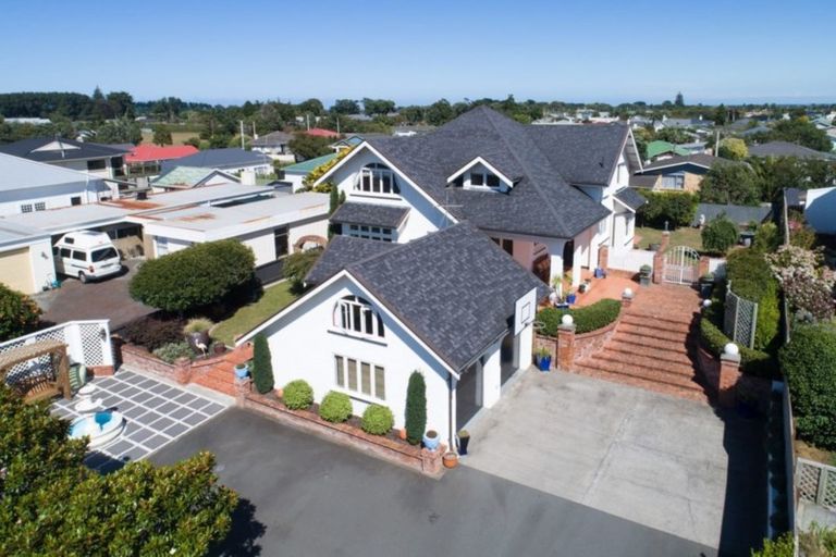 Photo of property in 13 Victoria Street, Hawera, 4610