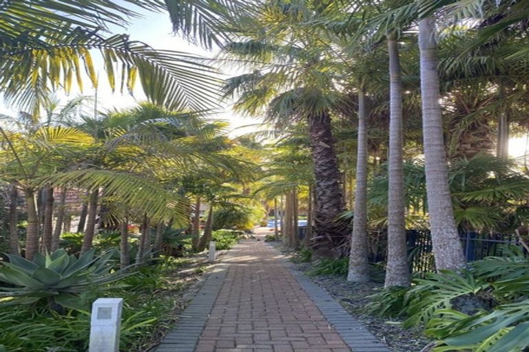 Photo of property in Santa Rosa, 2/340 Gulf Harbour Drive, Gulf Harbour, Whangaparaoa, 0930