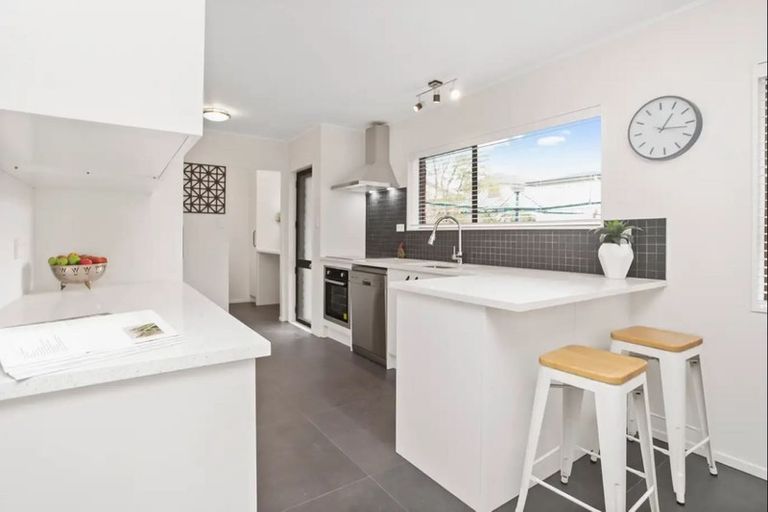 Photo of property in 303a/2 Great North Road, Henderson, Auckland, 0612