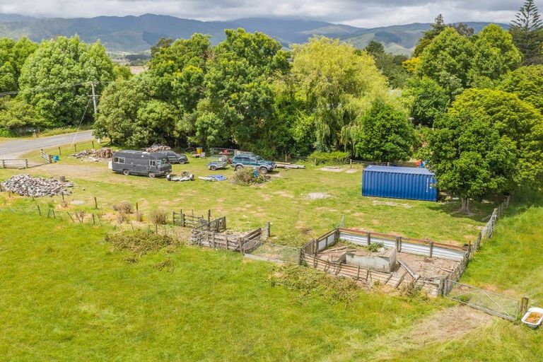 Photo of property in 366 Arapaepae Road South, Levin, 5571