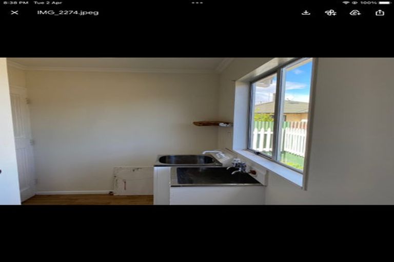 Photo of property in 560a Queen Street East, Levin, 5510