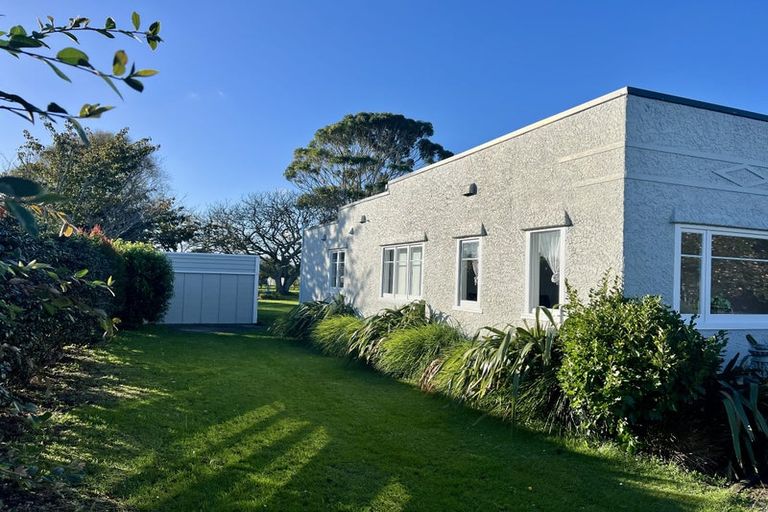 Photo of property in 2 Brassey Street, Waverley, 4510