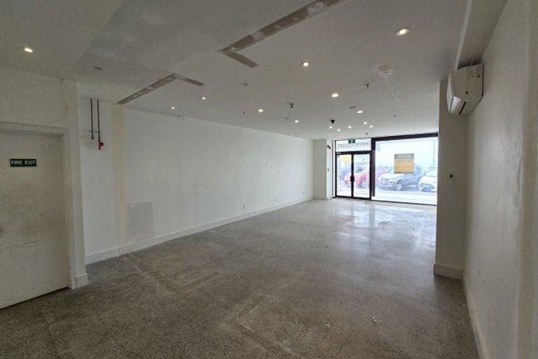 Photo of property in 2a/2 Marine Parade, Mount Maunganui, 3116