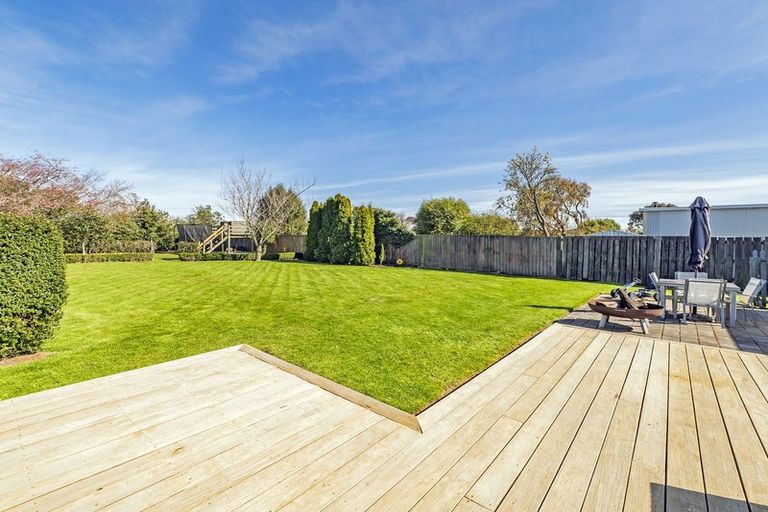 Photo of property in 35 Leeston And Lake Road, Leeston, 7632