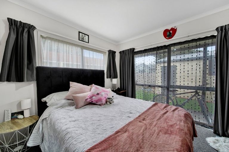 Photo of property in 12a Stuart Place, Blagdon, New Plymouth, 4310