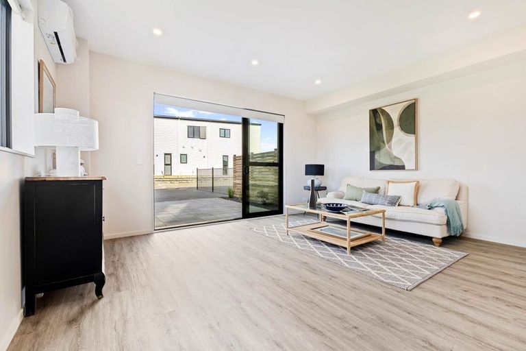 Photo of property in 30 Auranga Drive, Karaka, 2113