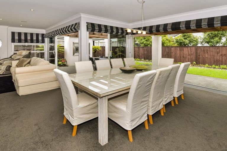 Photo of property in 17 Hinau Street, New Lynn, Auckland, 0600