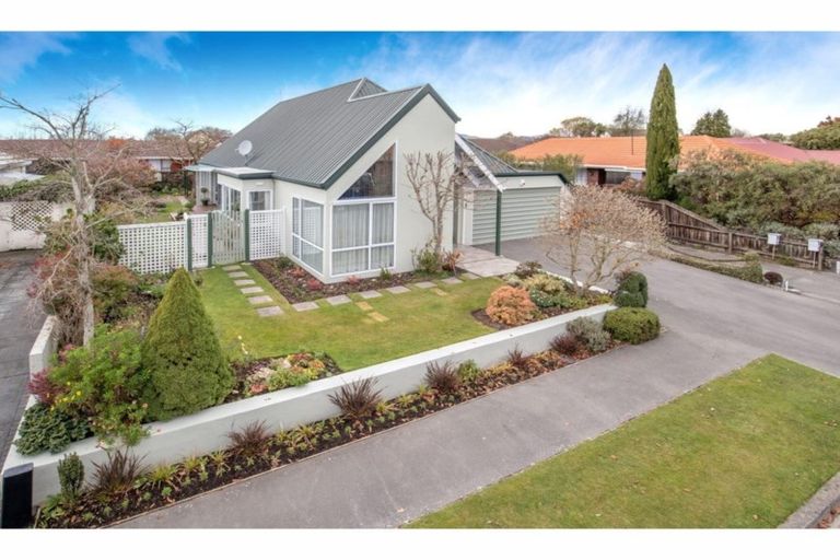 Photo of property in 46 Westgrove Avenue, Avonhead, Christchurch, 8042
