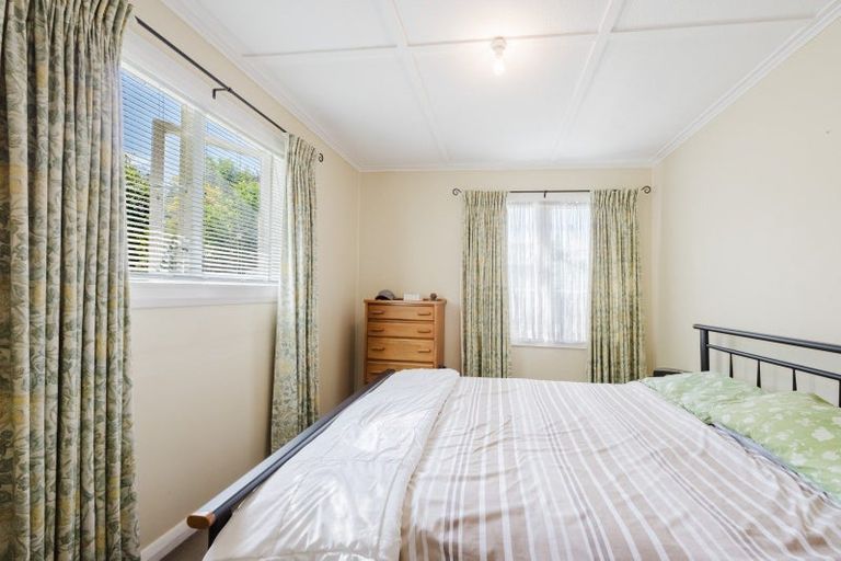 Photo of property in 18 Great North Road, Waipawa, 4210