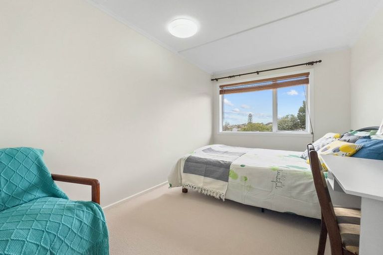 Photo of property in 73c East Coast Road, Castor Bay, Auckland, 0620