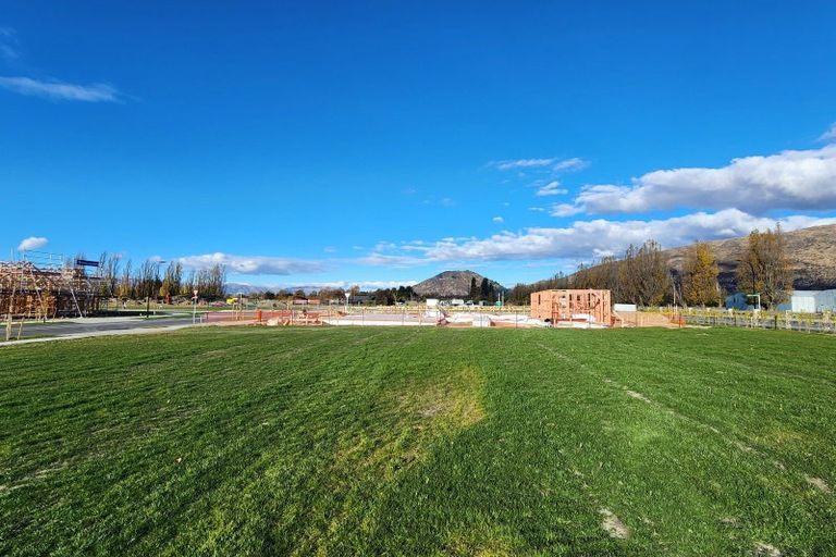 Photo of property in 3 Rubus Street, Wanaka, 9382