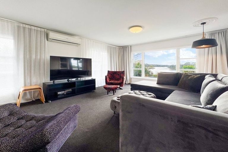 Photo of property in 36 Renata Crescent, Te Atatu Peninsula, Auckland, 0610