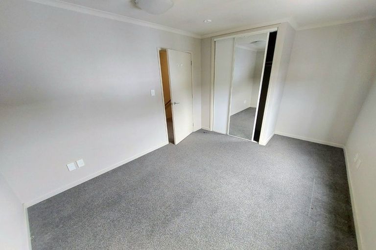 Photo of property in 24/8 Carolina Place, Albany, Auckland, 0632