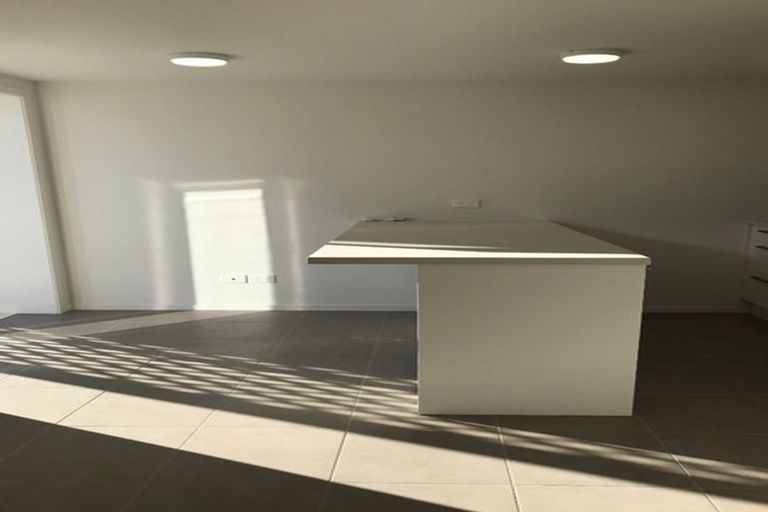 Photo of property in 1/53 Seaview Road, Glenfield, Auckland, 0629