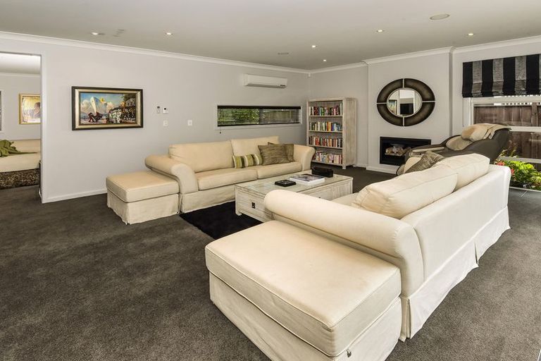 Photo of property in 17 Hinau Street, New Lynn, Auckland, 0600