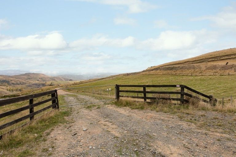 Photo of property in 668b Old Hill Road, Porangahau, 4291