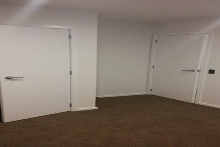 Photo of property in 104b Glanmire Road, Newlands, Wellington, 6037