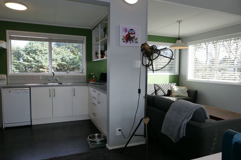 Photo of property in 10 Konini Crescent, Waikanae Beach, Waikanae, 5036