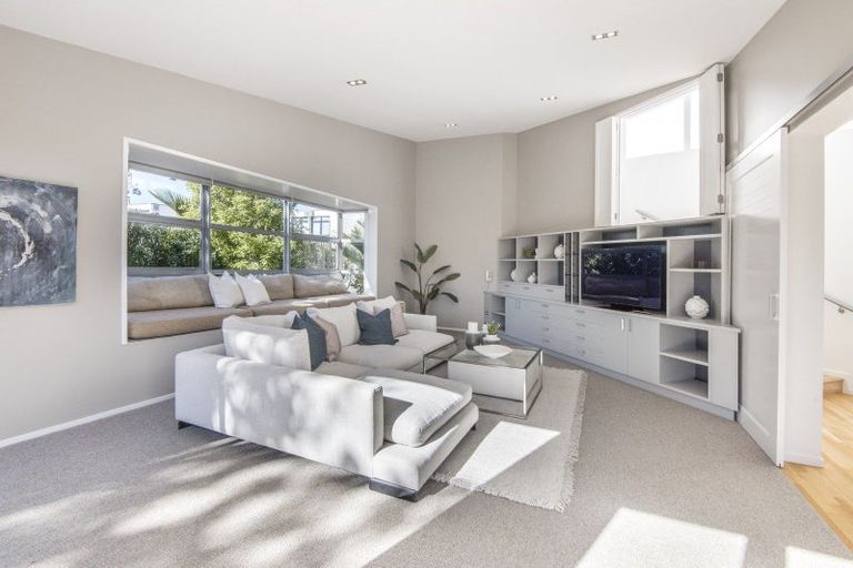 Photo of property in 53a Stanley Point Road, Stanley Point, Auckland, 0624