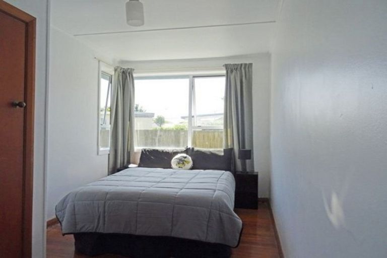 Photo of property in 1 Avro Crescent, Hornby, Christchurch, 8042