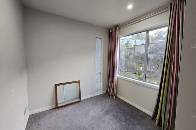 Photo of property in 34 Leburn Crescent, Flat Bush, Auckland, 2016