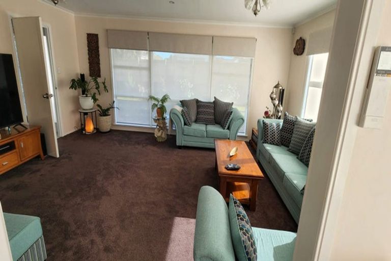 Photo of property in 79 Birdwood Avenue, Papatoetoe, Auckland, 2025