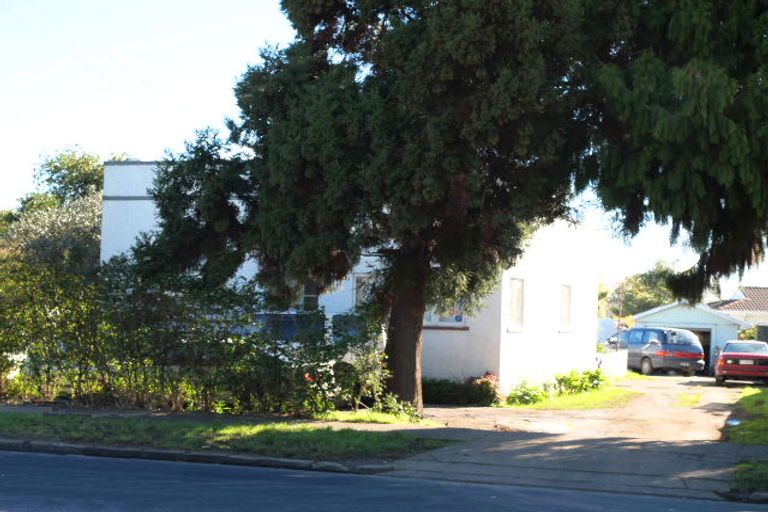 Photo of property in 409 Massey Road, Mangere East, Auckland, 2024