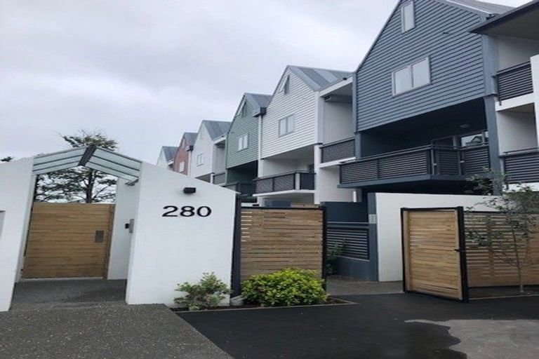 Photo of property in Amuri Park Apartments, 13/280 Bealey Avenue, Christchurch Central, Christchurch, 8013