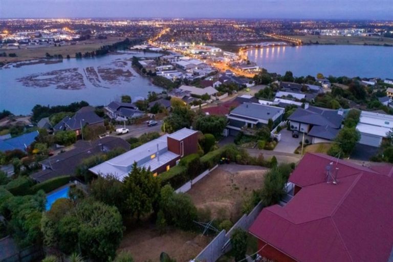 Photo of property in 6 Michael Avenue, Mount Pleasant, Christchurch, 8081