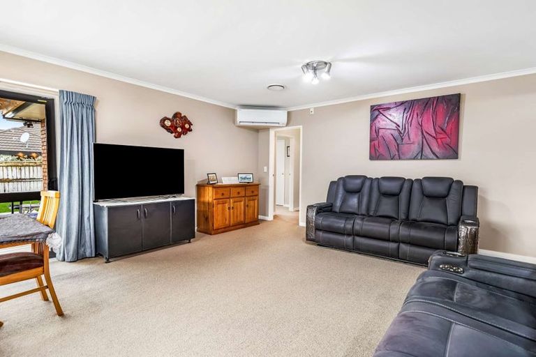 Photo of property in 49 Peppertree Glade, Kelvin Grove, Palmerston North, 4414