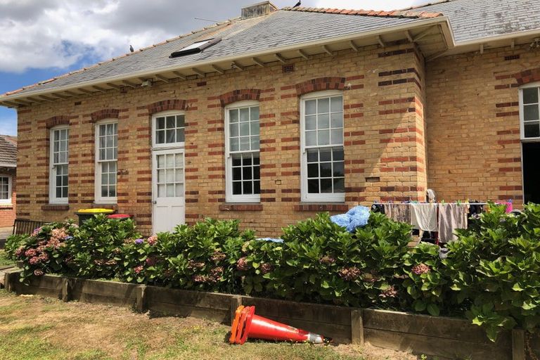 Photo of property in 25 Montilla Place, Manurewa, Auckland, 2102