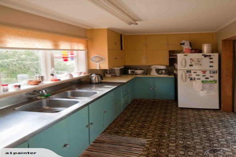 Photo of property in 30a Collier Avenue, Karori, Wellington, 6012