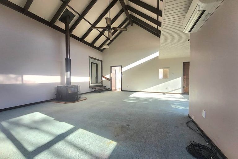 Photo of property in 37 Sunset Road, Totara Vale, Auckland, 0632