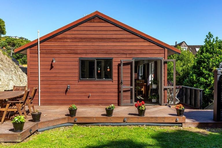 Photo of property in 10b Mersey Street, Island Bay, Wellington, 6023