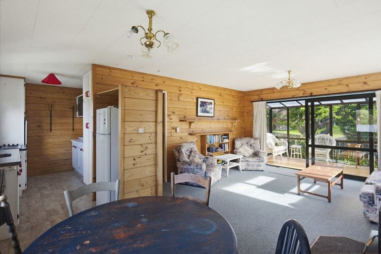 Photo of property in 8 Duncan Street, Waikawa Beach, Manakau, 5573