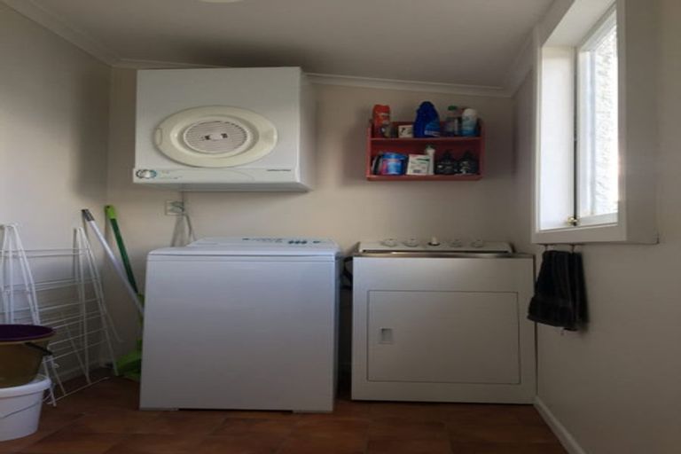 Photo of property in 3 French Street, Moturoa, New Plymouth, 4310