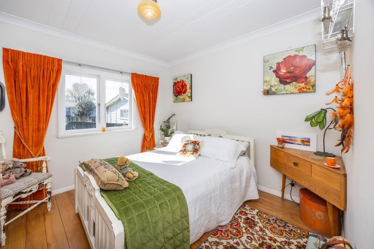 Photo of property in 69 Raeburne Street, Te Awamutu, 3800