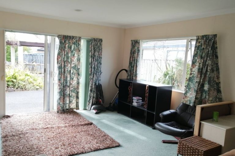 Photo of property in 12 Mellefont Close, East Tamaki Heights, Auckland, 2016