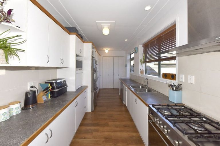 Photo of property in 74 Marine Parade, North New Brighton, Christchurch, 8083