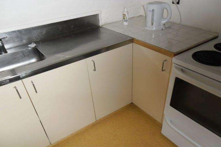 Photo of property in Te Awhina Apartments, 29/22u Sussex Street, Mount Cook, Wellington, 6021