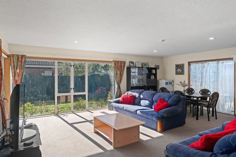 Photo of property in 2/356 Yaldhurst Road, Russley, Christchurch, 8042