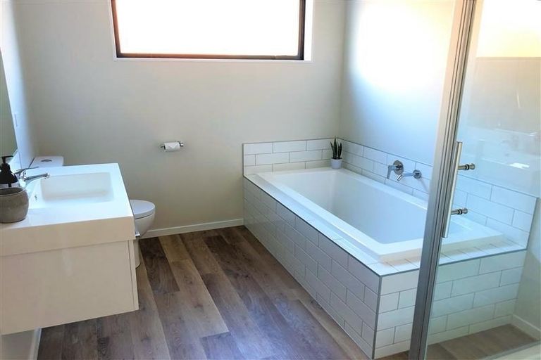 Photo of property in 50 Mount Linton Avenue, Wanaka, 9305