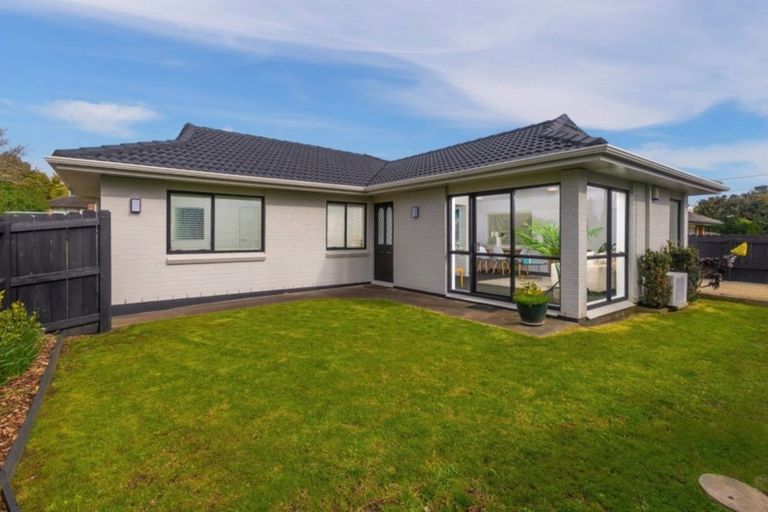 Photo of property in 2/3 Mcintyre Road, Mangere Bridge, Auckland, 2022