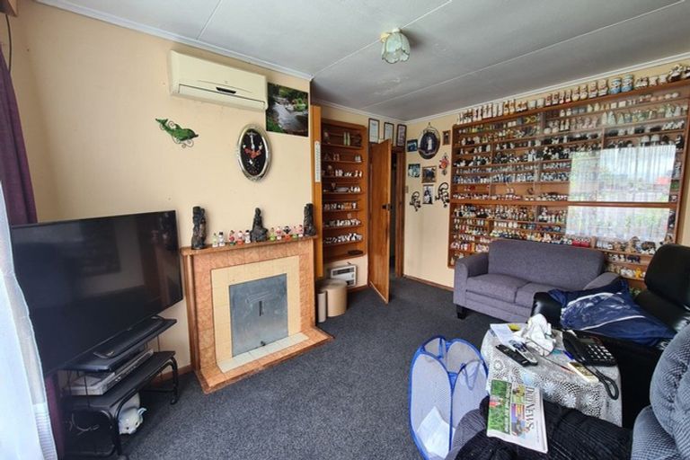 Photo of property in 24 Whitcombe Road, Opunake, 4616