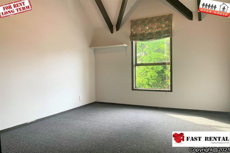 Photo of property in 1/2 Halberg Street, Glenfield, Auckland, 0629