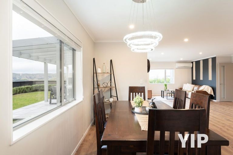 Photo of property in 16 Havana Rise, Grenada Village, Wellington, 6037