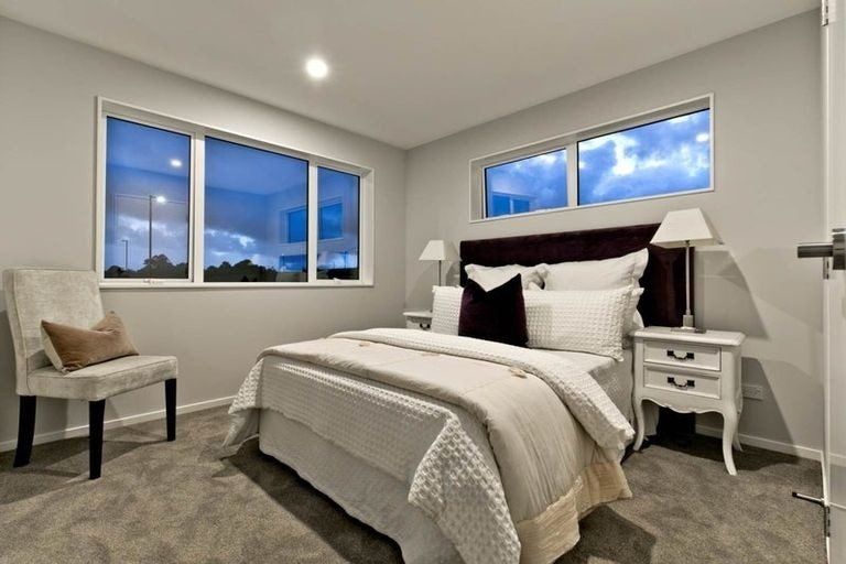 Photo of property in 113 Godfrey Drive, Orewa, 0931